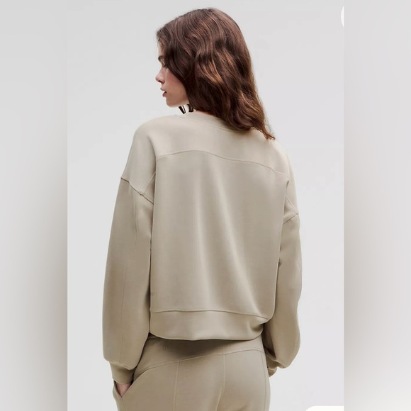 LULULEMON Softstreme Perfectly Oversized
Cropped Crew, size 6, neutral tan color - Picture 2 of 6